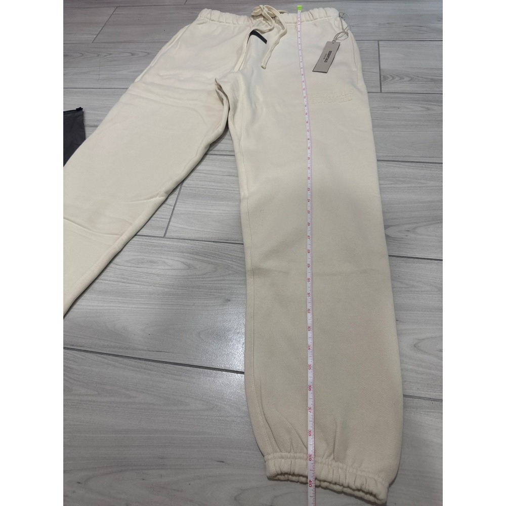 Fear of God Essentials Mens Sweatpants Cream Joggers Small NWT - Picture 6 of 7